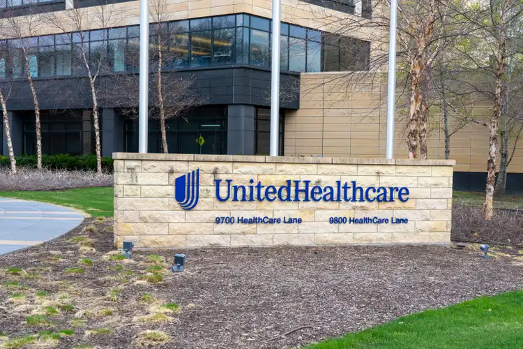 暴跌40%之后，UnitedHealth 还是值得投资吗？揭示这家医疗巨头的危机与机会
